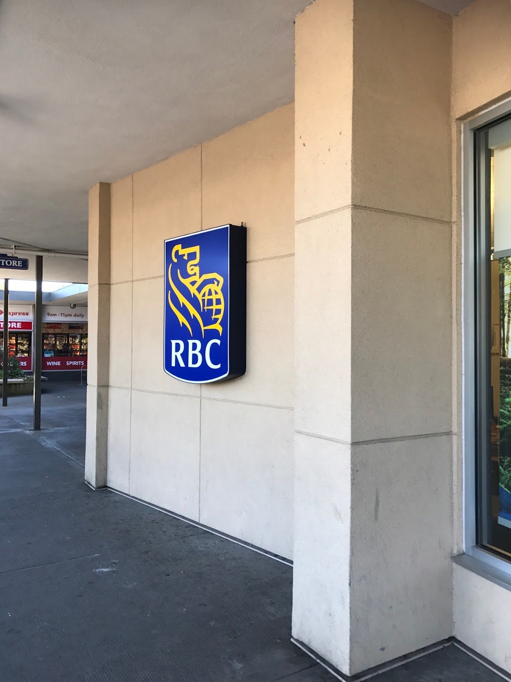 RBC Royal Bank | 1153 Esquimalt Rd, Victoria, BC V9A 3N7, Canada | Phone: (250) 356-4670