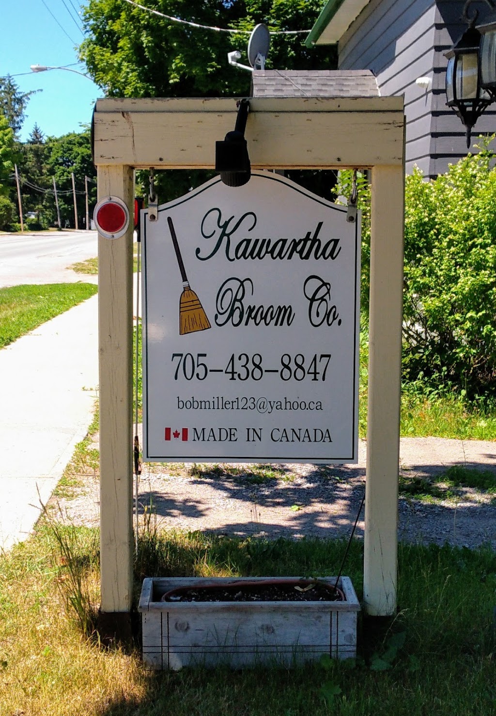 Kawartha Broom Co | 1021 Portage Rd, Kirkfield, ON K0M 2B0, Canada | Phone: (705) 438-8847