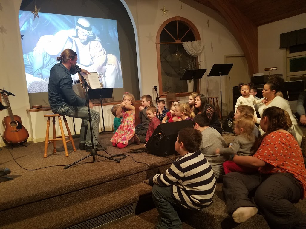 Grace Bible Chapel | 277 Parkhill Main St, Parkhill, ON N0M 2K0, Canada | Phone: (519) 294-0211