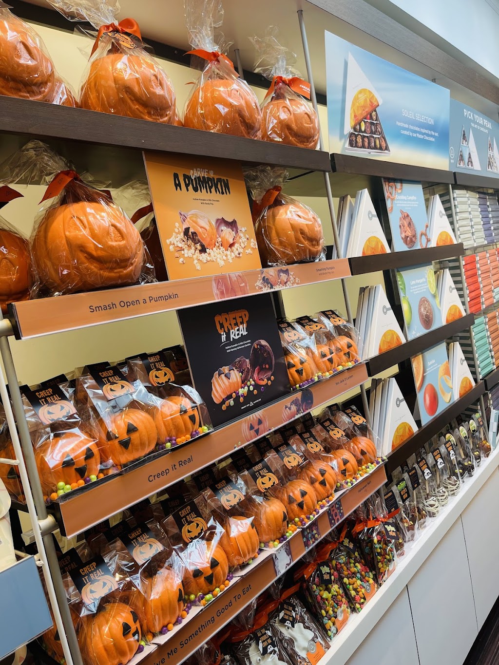 Rocky Mtn Chocolate | 3115 Edgemont Blvd, North Vancouver, BC V7R 2N7, Canada | Phone: (604) 987-3611