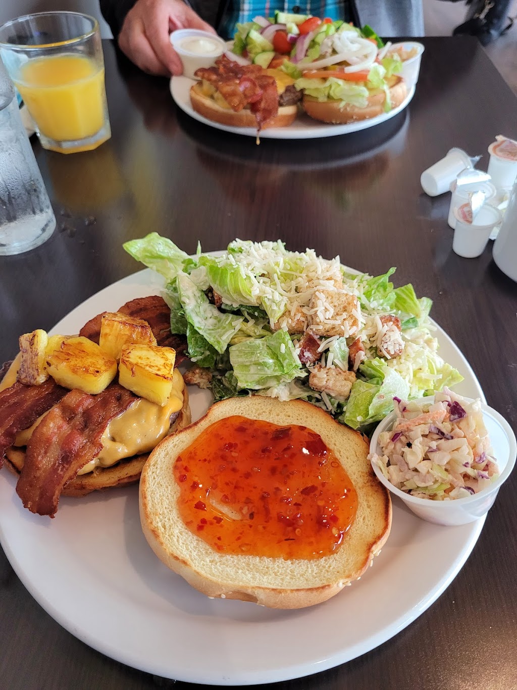 Budleys Restaurant | 250 Maple Hills Ave, Charlottetown, PE C1C 1N2, Canada | Phone: (902) 566-5939