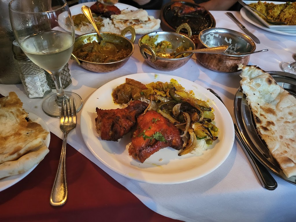 Lal Kella Tandoori | 90 Bd Saint-Jean-Baptiste, Châteauguay, QC J6K 3A6, Canada | Phone: (450) 692-1999