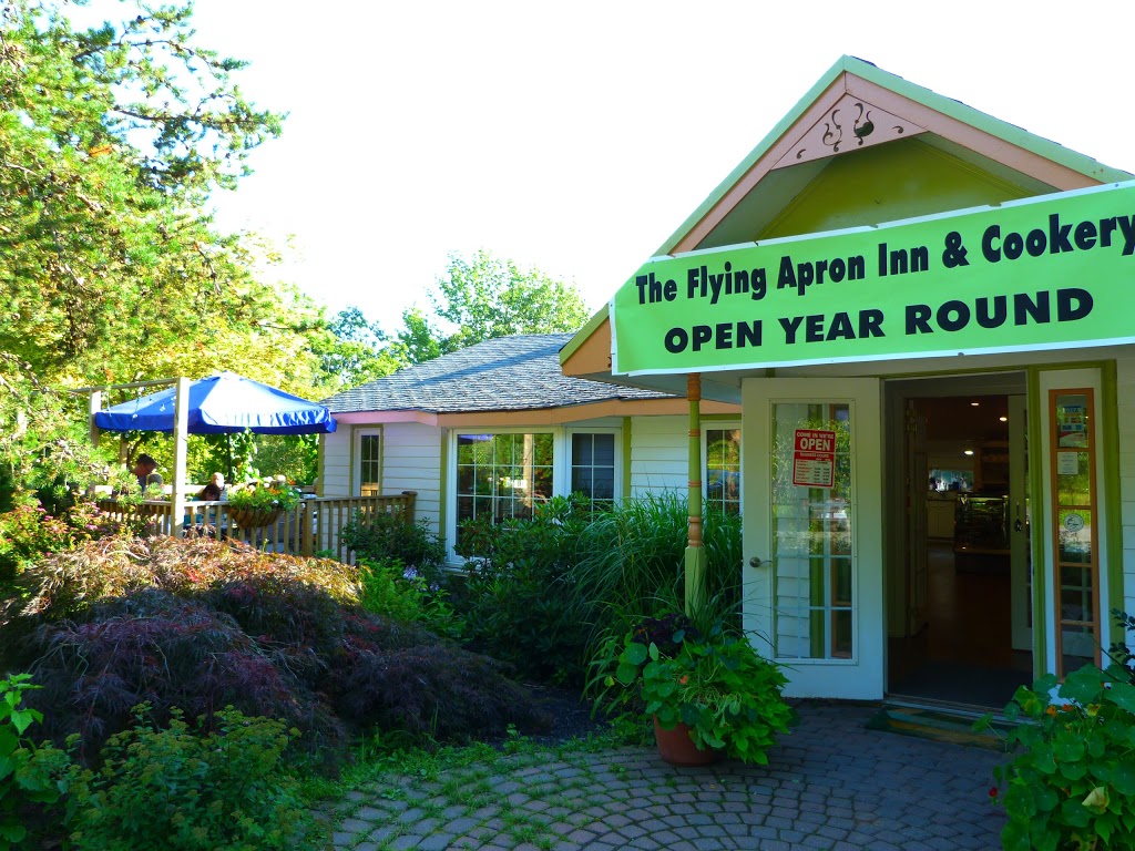 The Flying Apron Inn & Cookery | 3 Summerville Wharf Rd, Summerville, NS B0N 2K0, Canada | Phone: (902) 633-2300
