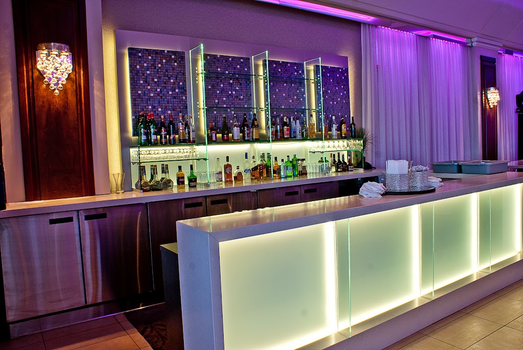Le Crystal Salles De Réception | 5285 Boul Henri-Bourassa O, Saint-Laurent, QC H4R 1B7, Canada | Phone: (514) 337-8160
