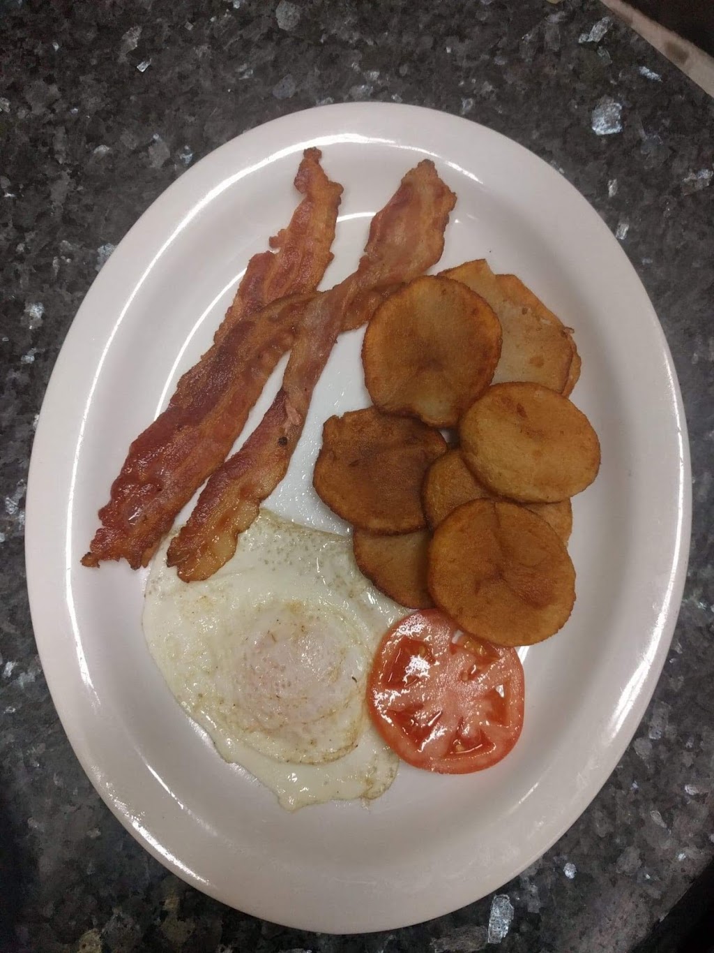 Restaurant Centenaire | 535 Rue James, Gatineau, QC J8L 2R4, Canada | Phone: (819) 281-7112