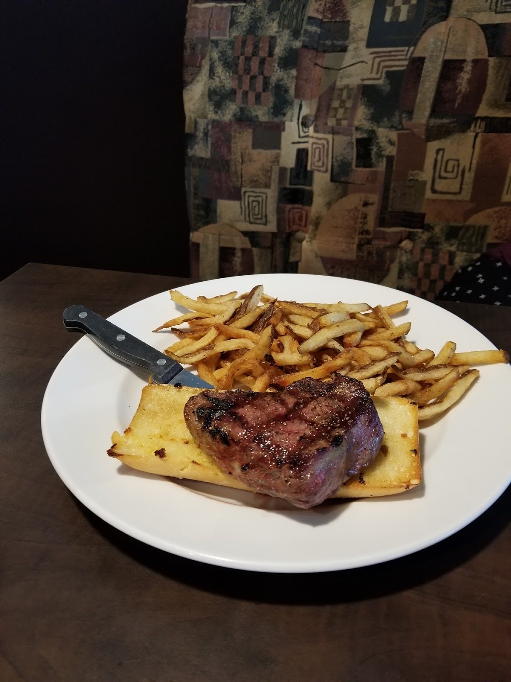 Jonesys Restaurant + Lounge | 3133 Birds Hill Rd, East Saint Paul, MB R2E 1G4, Canada | Phone: (204) 669-0557