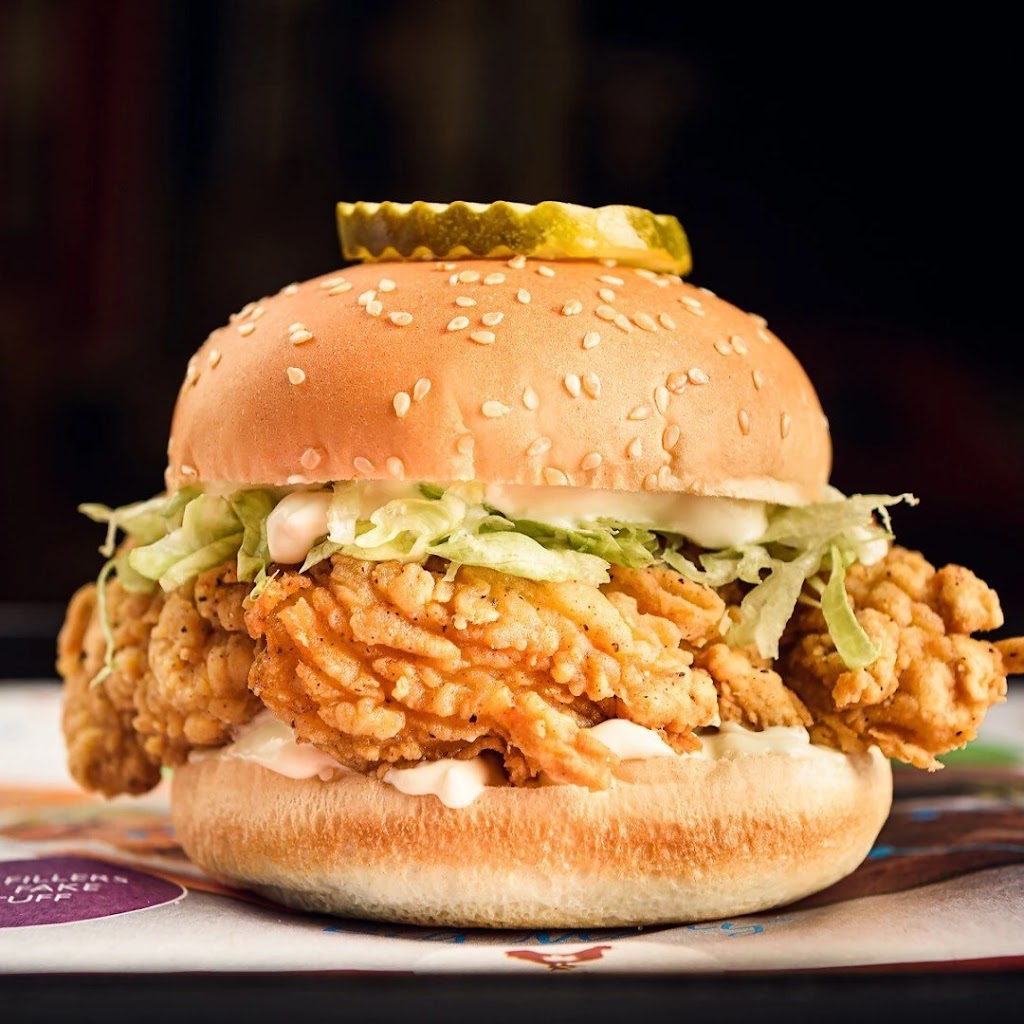 Canuck Eats FREE Delivery From Local Restaurants in Oshawa | 570 Beatrice St E Suite 16, Oshawa, ON L1K 2G2, Canada | Phone: (647) 633-6862