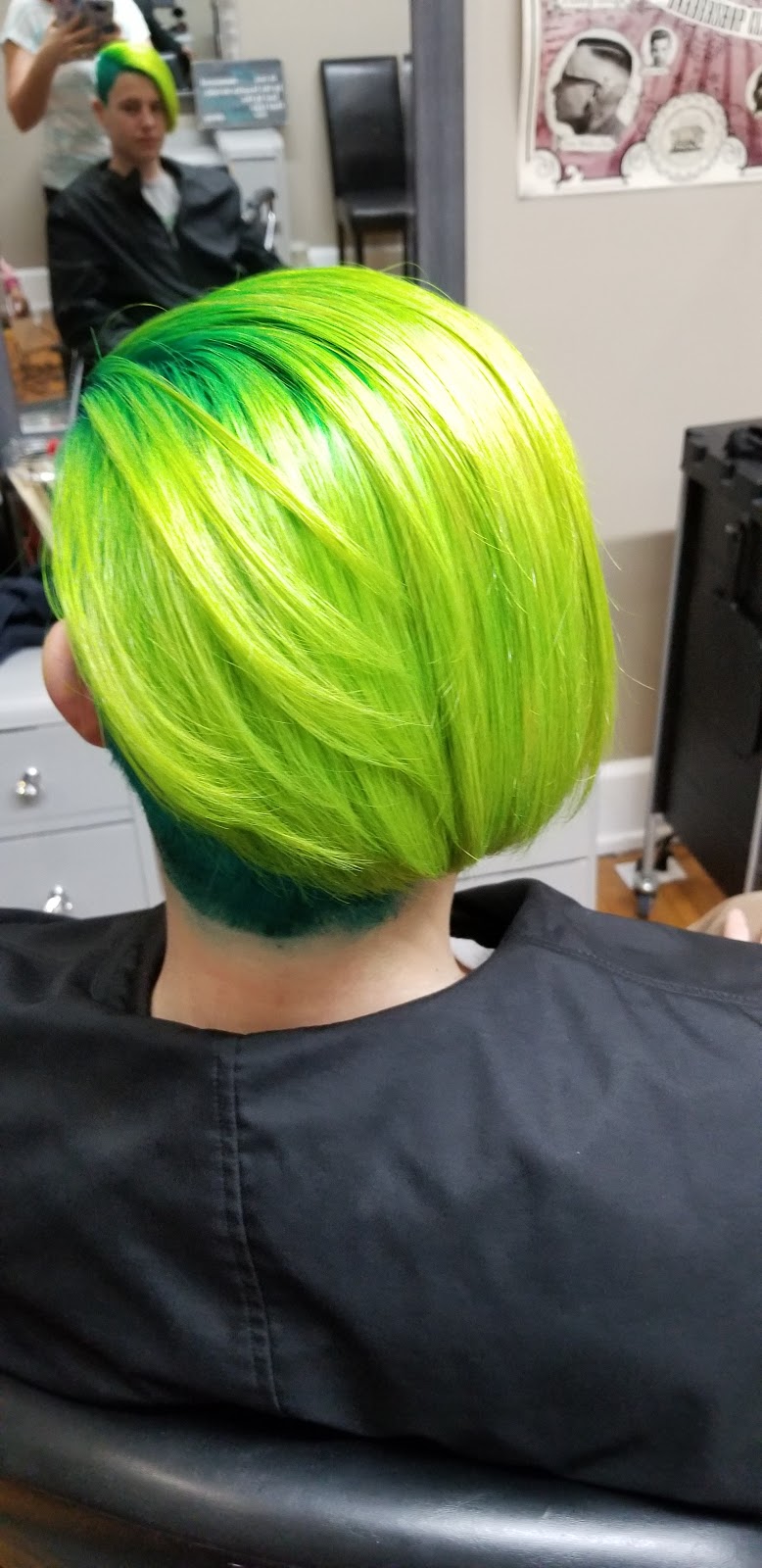 Retro21 barbershop & hair salon | 21 Forrest St, Tilbury, ON N0P 2L0, Canada | Phone: (519) 682-0353