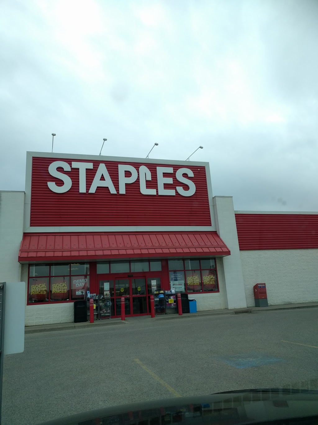 Staples Stratford | 1076 Ontario St, Stratford, ON N5A 6Z3, Canada | Phone: (519) 273-5305
