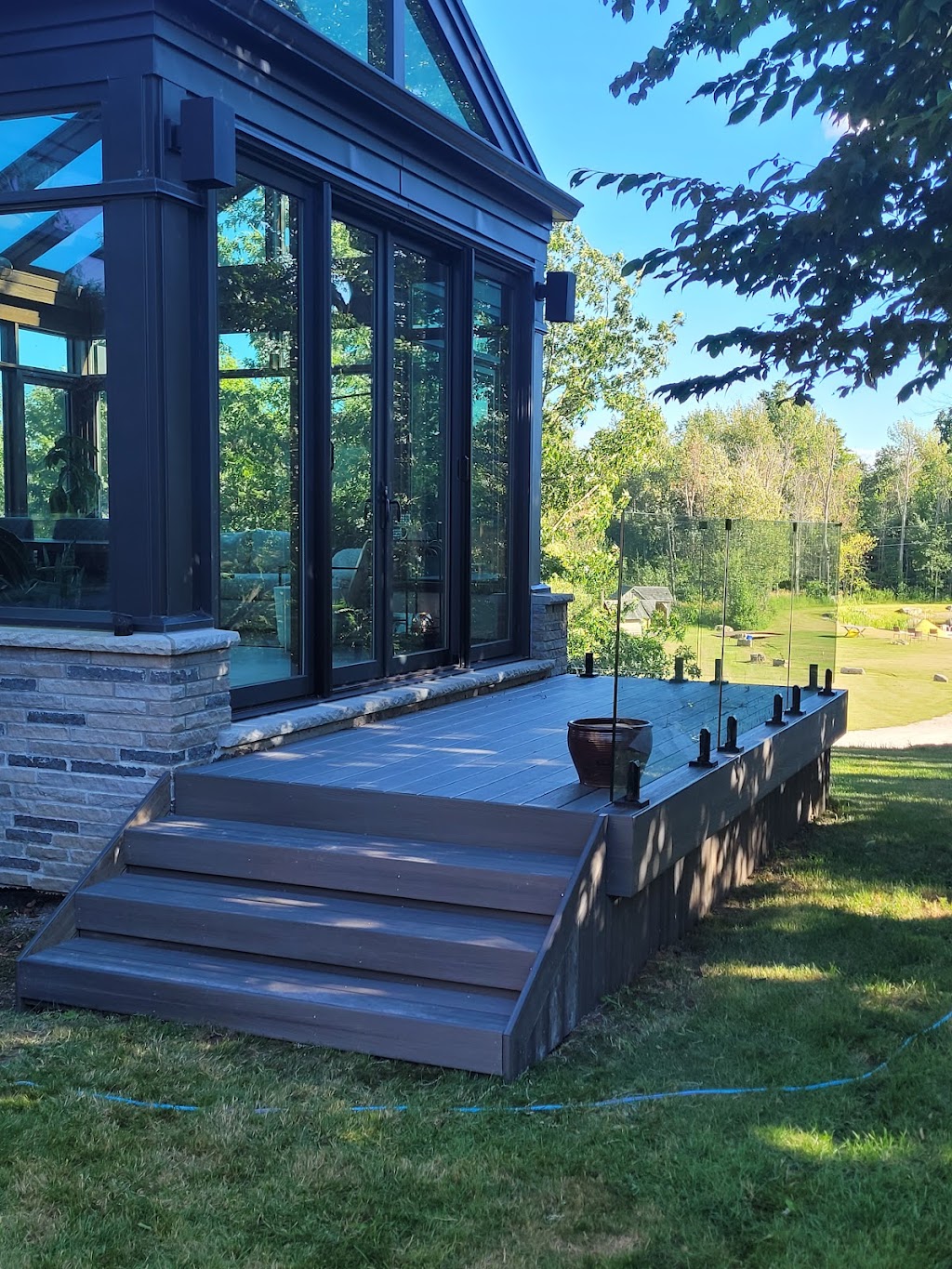 Simply Decks | 4100 Ponytrail Dr, Mississauga, ON L4W 2Y1, Canada | Phone: (647) 914-3780