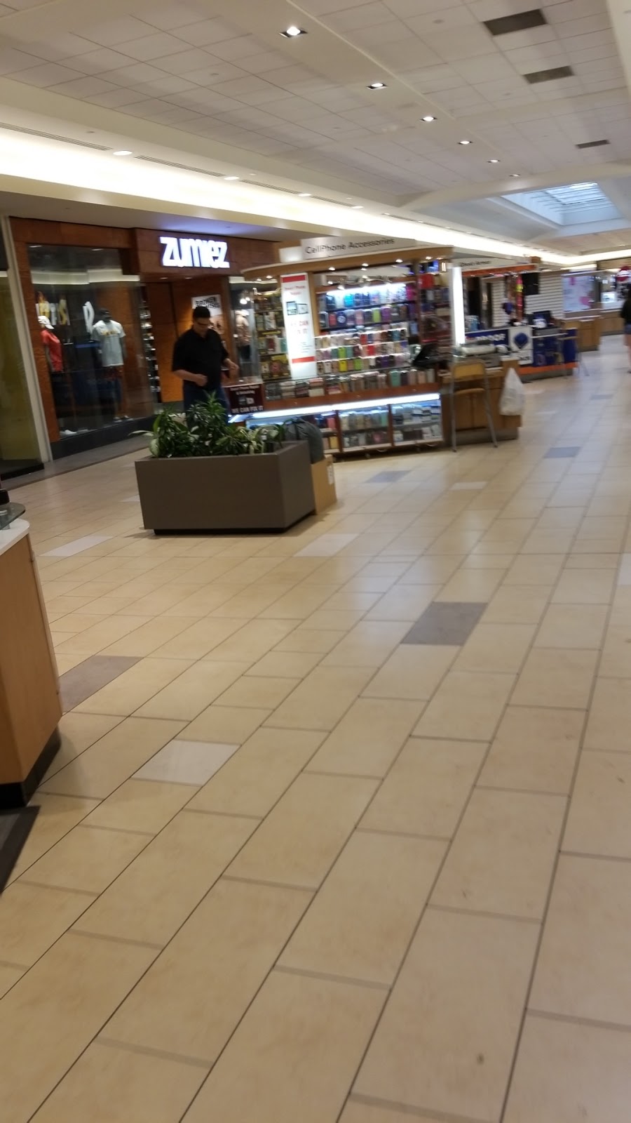 M·A·C - Stone Road Mall | 435 Stone Rd W Z-18, Guelph, ON N1G 2X6, Canada | Phone: (519) 836-5644