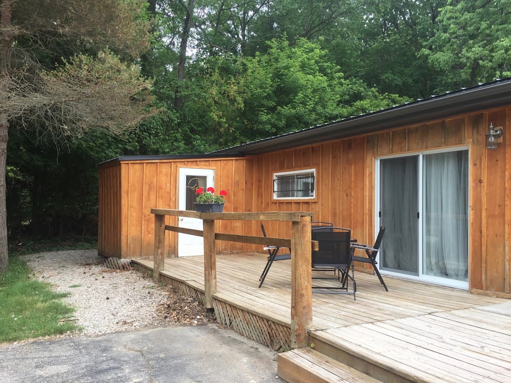 Port Franks Getaway - Pinery Bijou Suite | 7702 Clayton St, Port Franks, ON N0M 2L0, Canada | Phone: (519) 312-8905