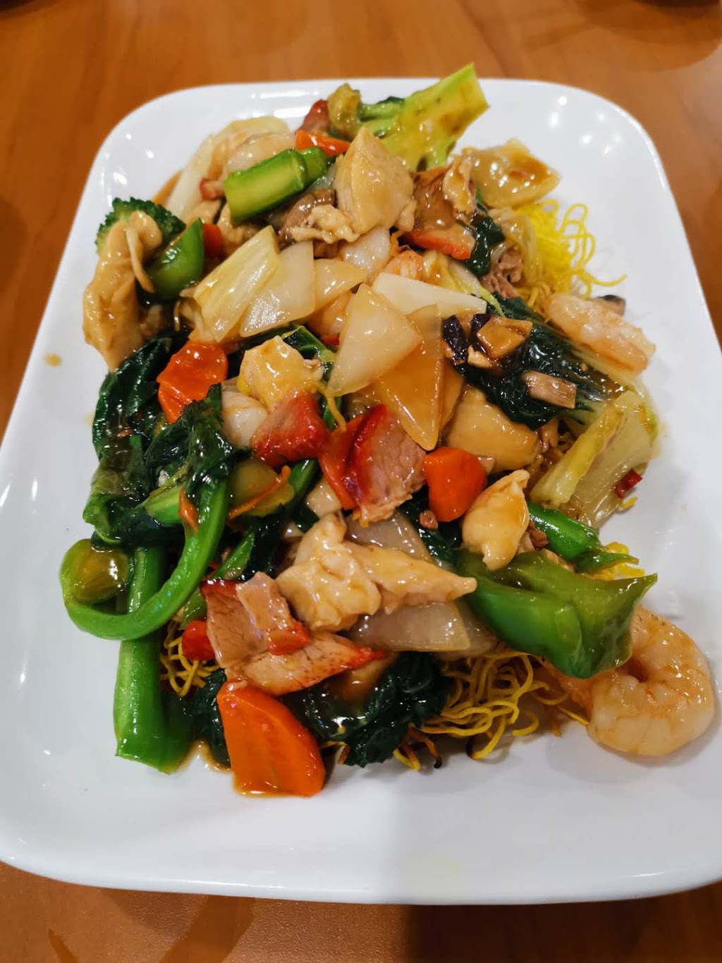 Golden Dragon Palace | 7000 McLeod Rd, Niagara Falls, ON L2G 7K3, Canada | Phone: (905) 356-8668