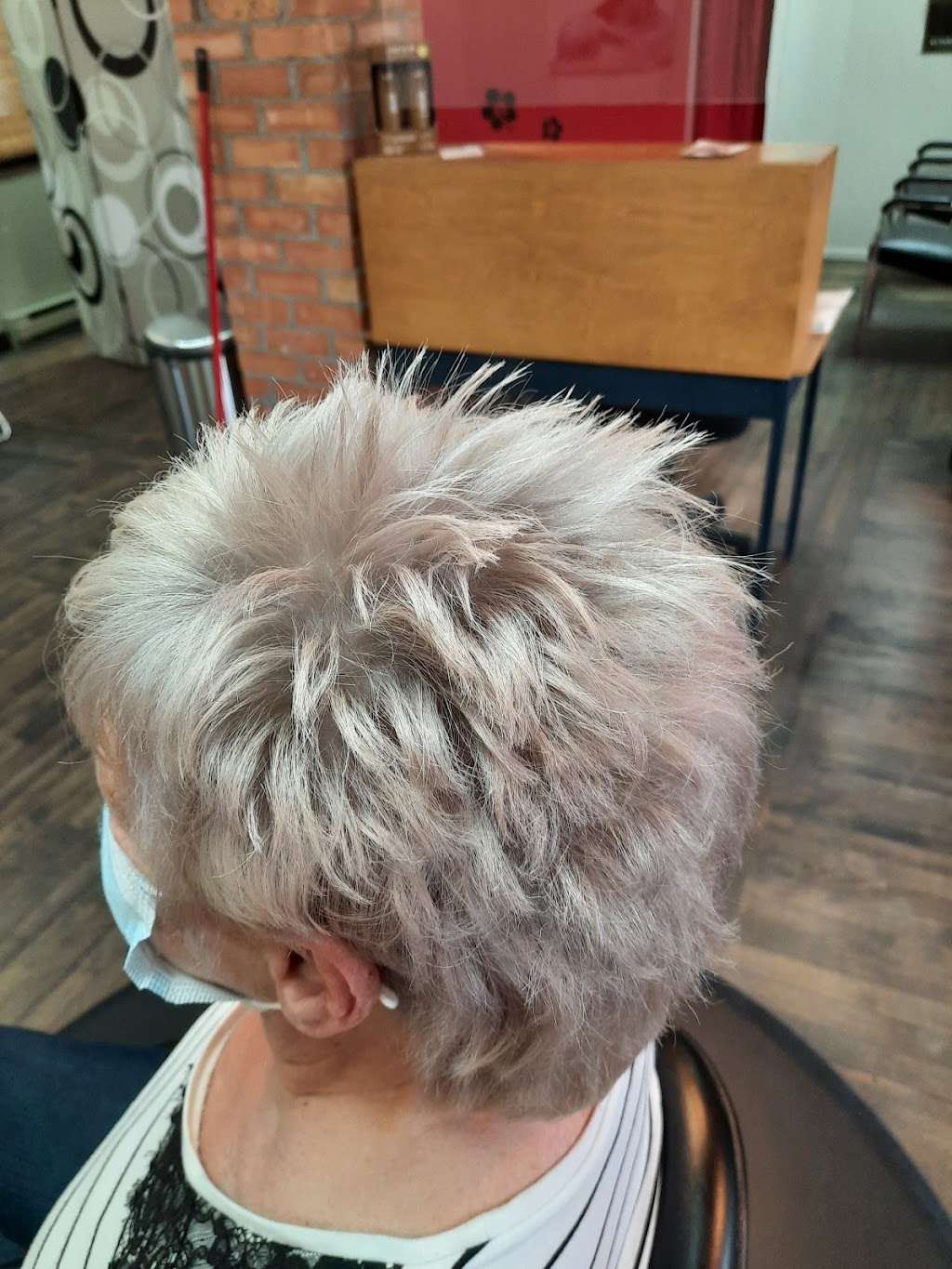 Salon Le Capricorne | 816 Boul. Sainte-Geneviève, Chicoutimi, QC G7G 2E8, Canada | Phone: (418) 696-4000