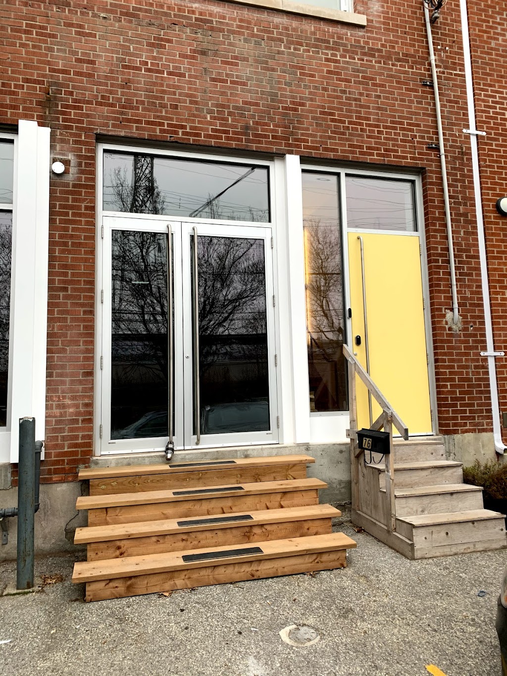 Luminous Glass | 65 Hill Dr, Aurora, ON L4G 3A7, Canada | Phone: (905) 758-0124