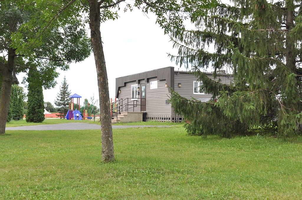 Chalet Pierre-Trahan | 486 Rue Vaudreuil, Saint-Jean-sur-Richelieu, QC J3B 3A7, Canada | Phone: (450) 357-2070