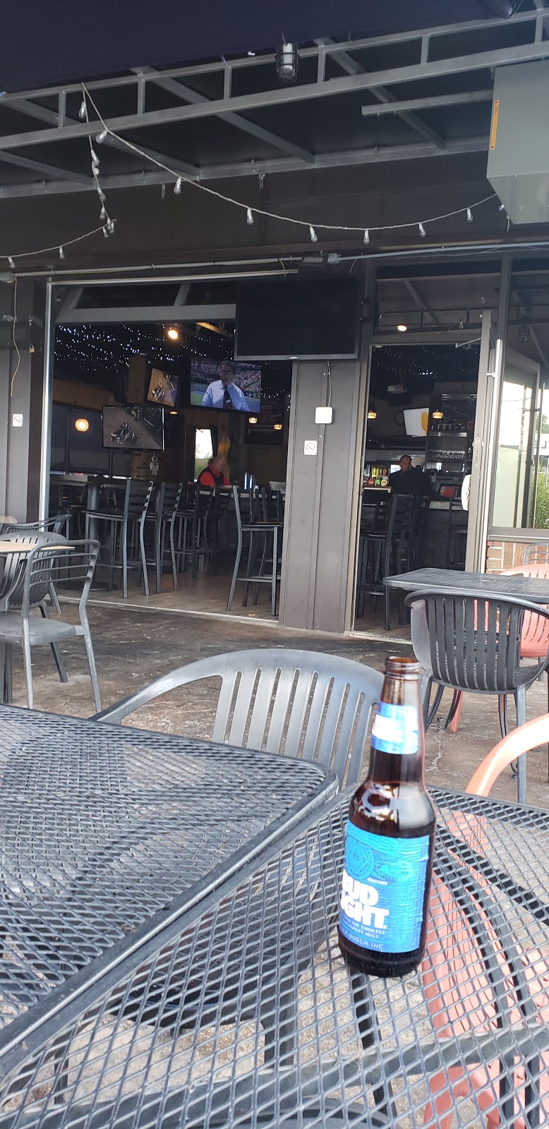 Lazy Lizard | 396 Ontario St, St. Catharines, ON L2R 5L8, Canada | Phone: (905) 937-9817