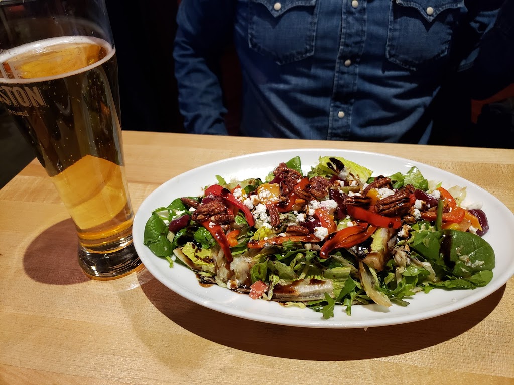Boston Pizza | 450 Du Centropolis Prom, Laval, QC H7T 3C2, Canada | Phone: (450) 688-2229