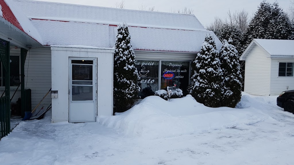 Restaurant Le Petit Resto | 3900 201 Rte, Saint-Antoine-Abbé, QC J0S 1N0, Canada | Phone: (450) 827-2040