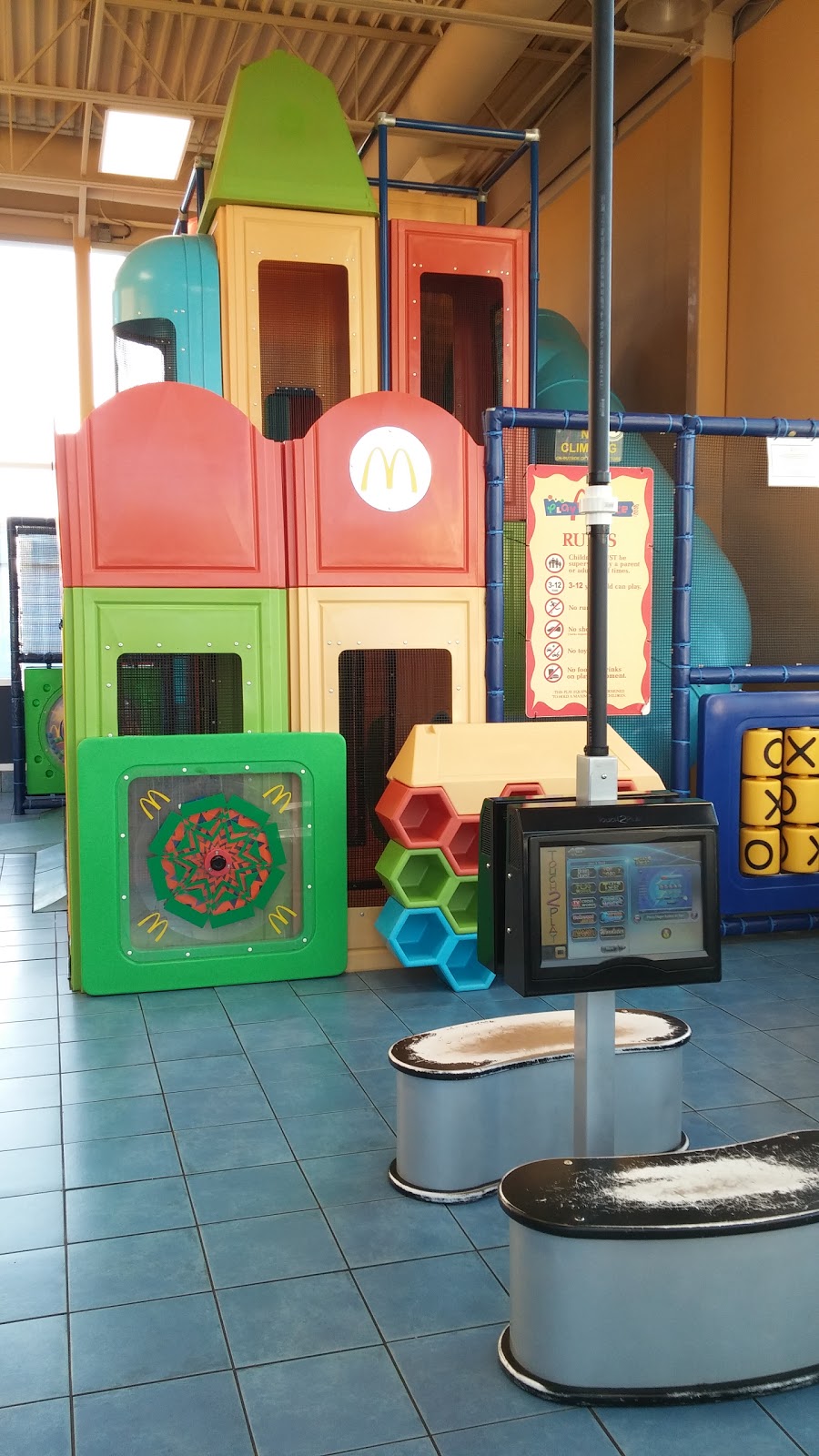 McDonalds | 666 Fairway Rd S, Kitchener, ON N2C 1X3, Canada | Phone: (519) 894-0720