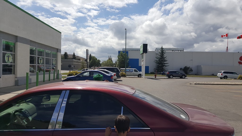 Dollar Tree | 823 McLeod Ave, Winnipeg, MB R2G 0Y4, Canada | Phone: (204) 667-2352