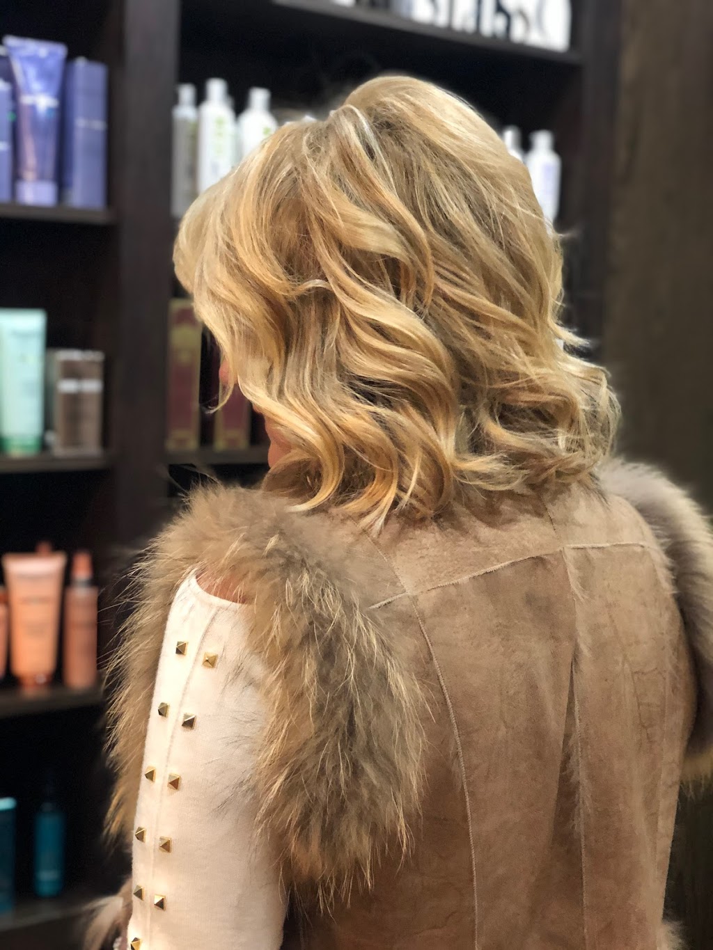 Vogue Hair and Beauty Lounge | 2021 Cliff Rd, Mississauga, ON L5A 3N7, Canada | Phone: (905) 272-8425