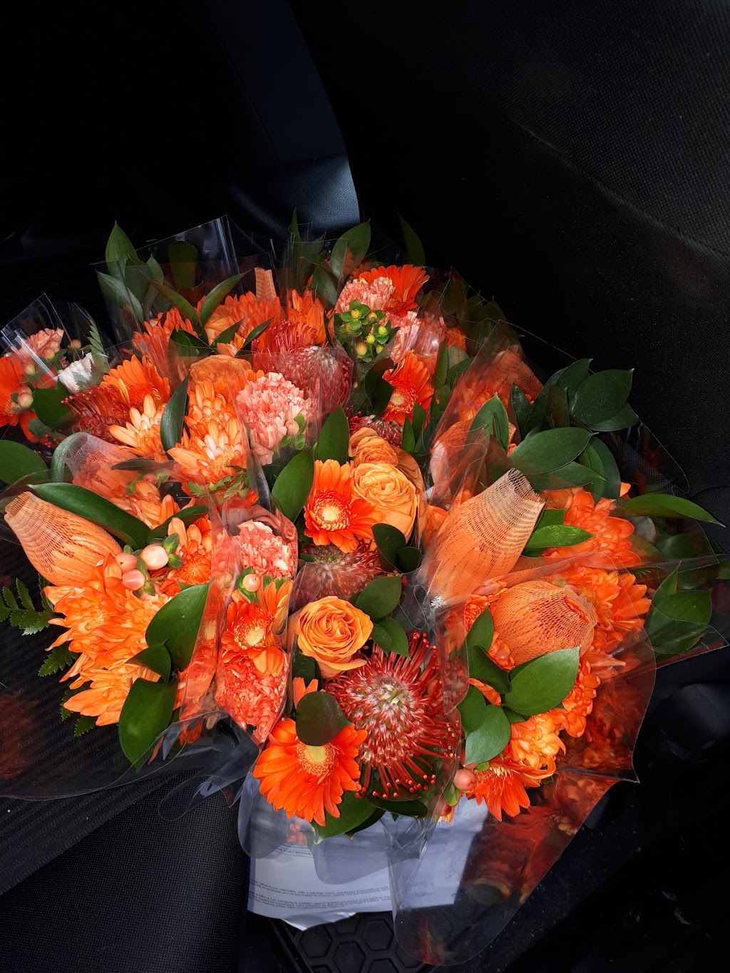 Valley Flowers Inc. | 2773 Lancaster Rd, Ottawa, ON K1B 4V8, Canada | Phone: (613) 244-0444