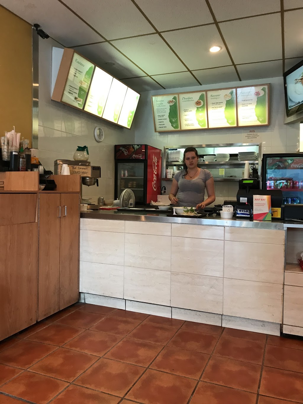 Tonkin Express Restaurant Vietnamien - Asiatique | 8582 Rue Hochelaga, Montréal, QC H1L 2M3, Canada | Phone: (514) 355-2882