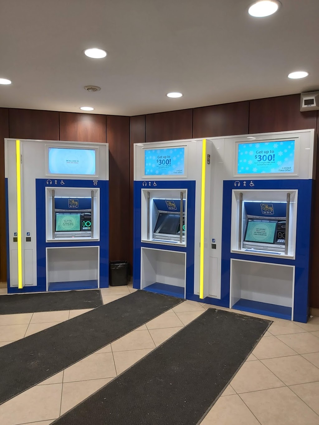 RBC Royal Bank | 75 Crowfoot Way NW, Calgary, AB T3G 2R2, Canada | Phone: (403) 292-8386