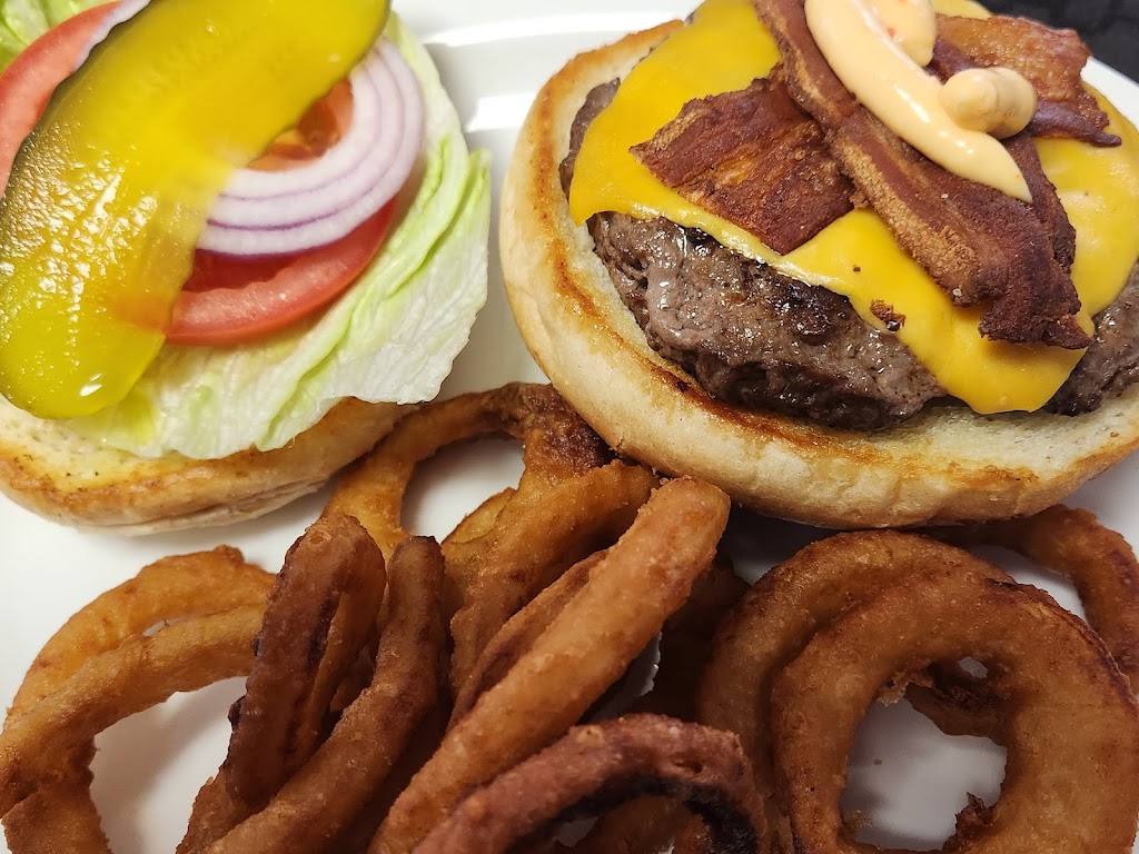 LadyBoss Grill House | 1225 Gorham St Unit #32, Newmarket, ON L3Y 8Y4, Canada | Phone: (905) 836-2838