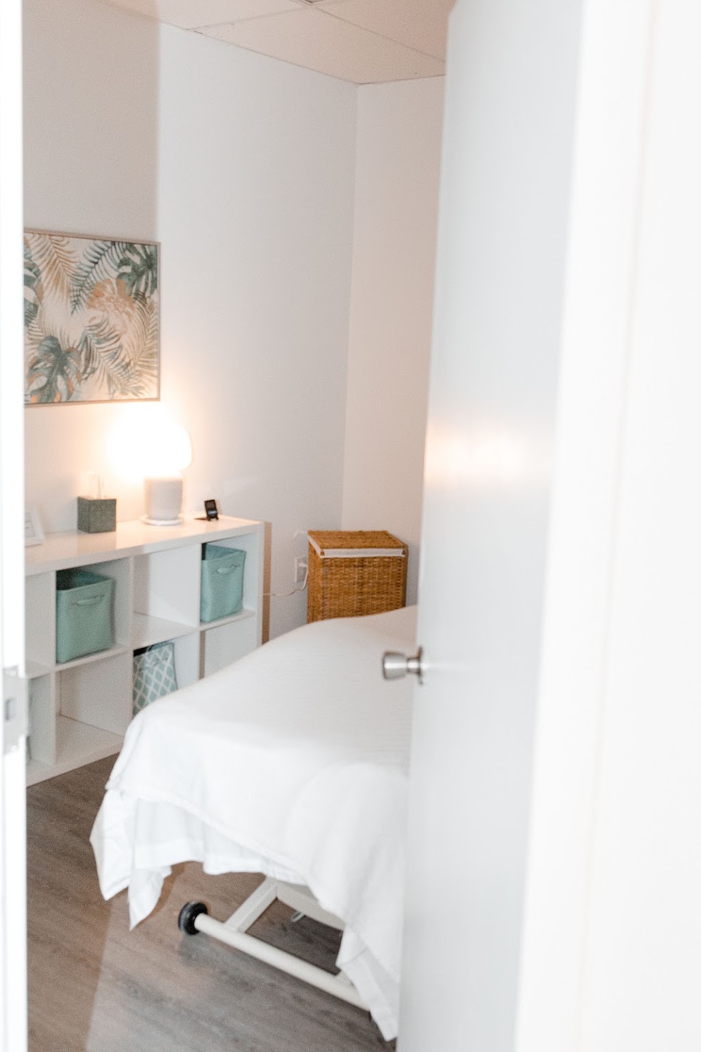 Savannah Massage Therapy and Wellness Clinic | 148 Manitou Dr #203, Kitchener, ON N2C 1L3, Canada | Phone: (519) 748-5111
