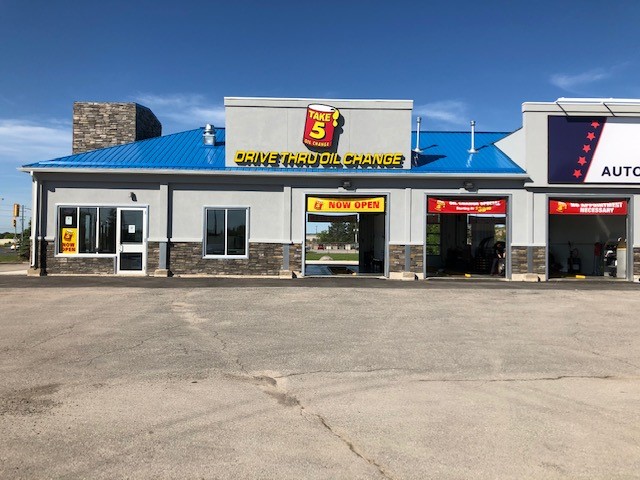 Take 5 Oil Change | 5223 Dundas St, Burlington, ON L7R 3X4, Canada | Phone: (905) 336-9669