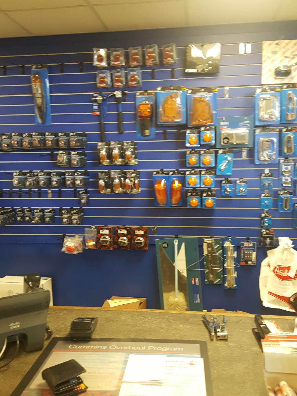 Peterbilt Manitoba | 1895 Brookside Blvd, Winnipeg, MB R2R 2Y3, Canada | Phone: (204) 633-0071