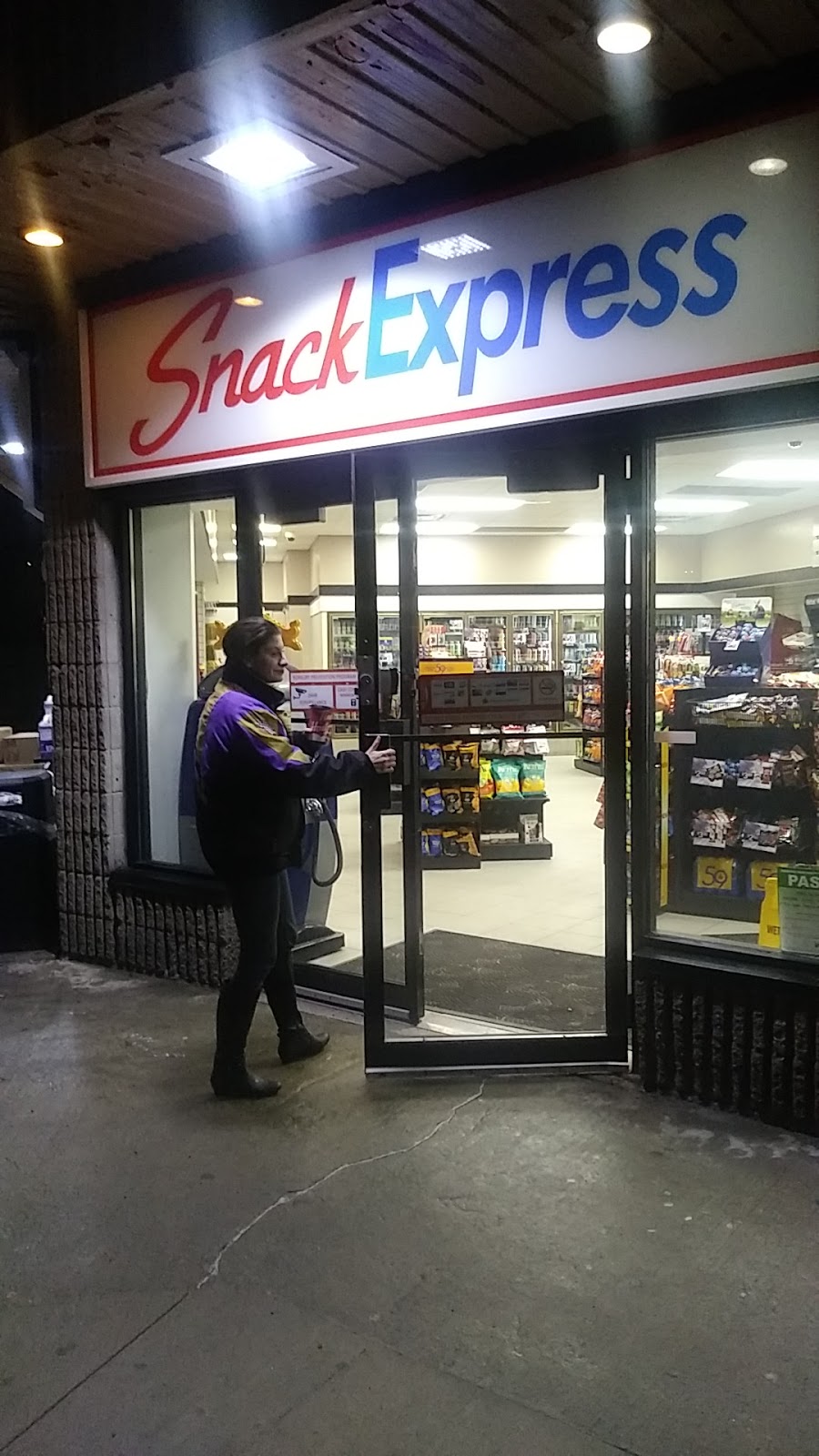 Snack Express | Stone Church Rd W, Hamilton, ON L9B 2N8, Canada