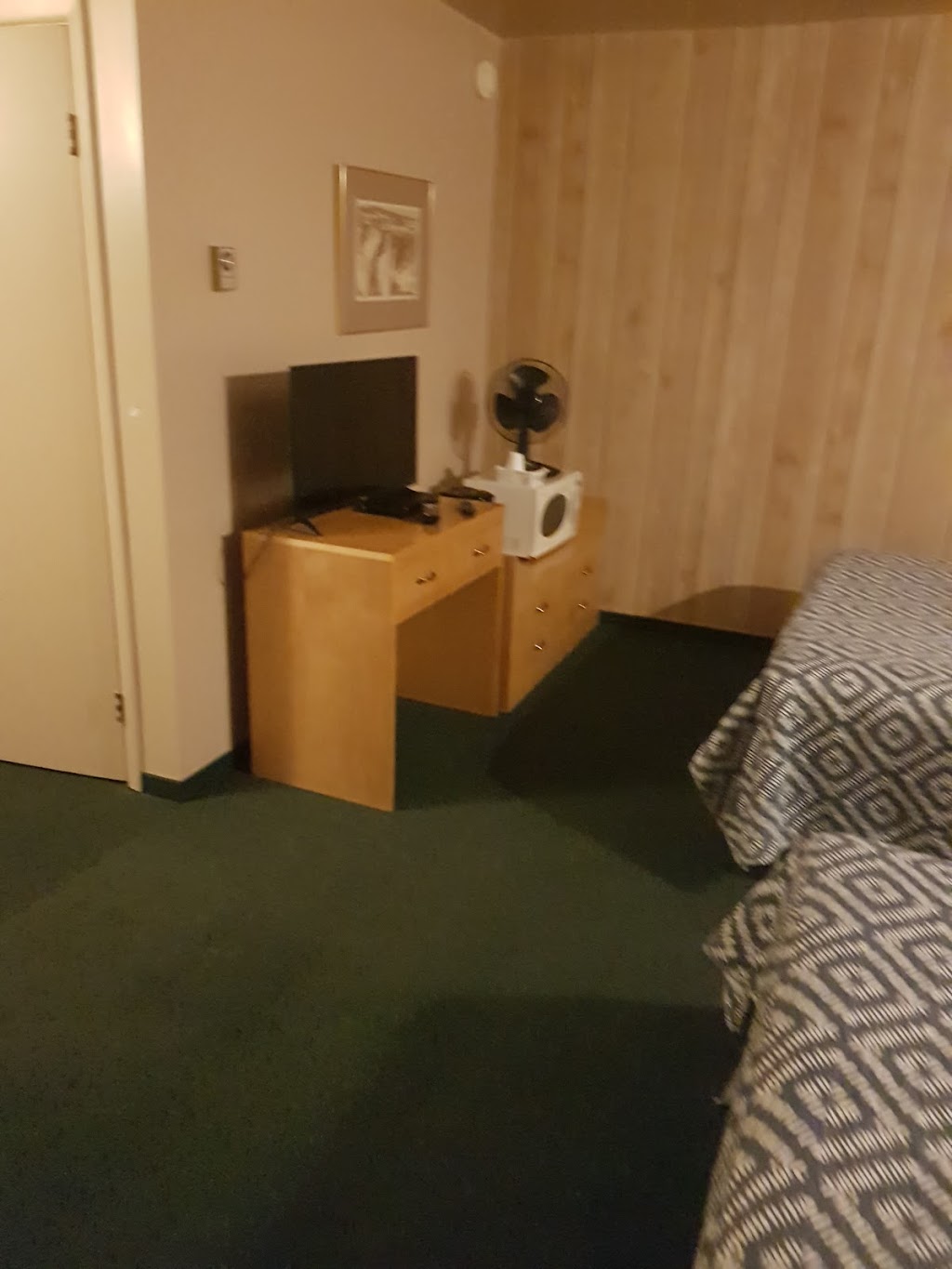 Pineview Motel | 4389 Arthur St. West (Hwy 11/17), Trans-Canada Hwy, Kakabeka Falls, ON P7C 5M9, Canada | Phone: (807) 286-1686