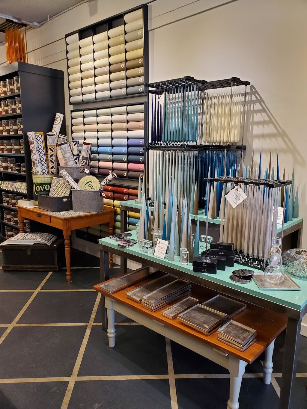 At Home | 3122 Edgemont Blvd, North Vancouver, BC V7R 2N6, Canada | Phone: (604) 922-3282