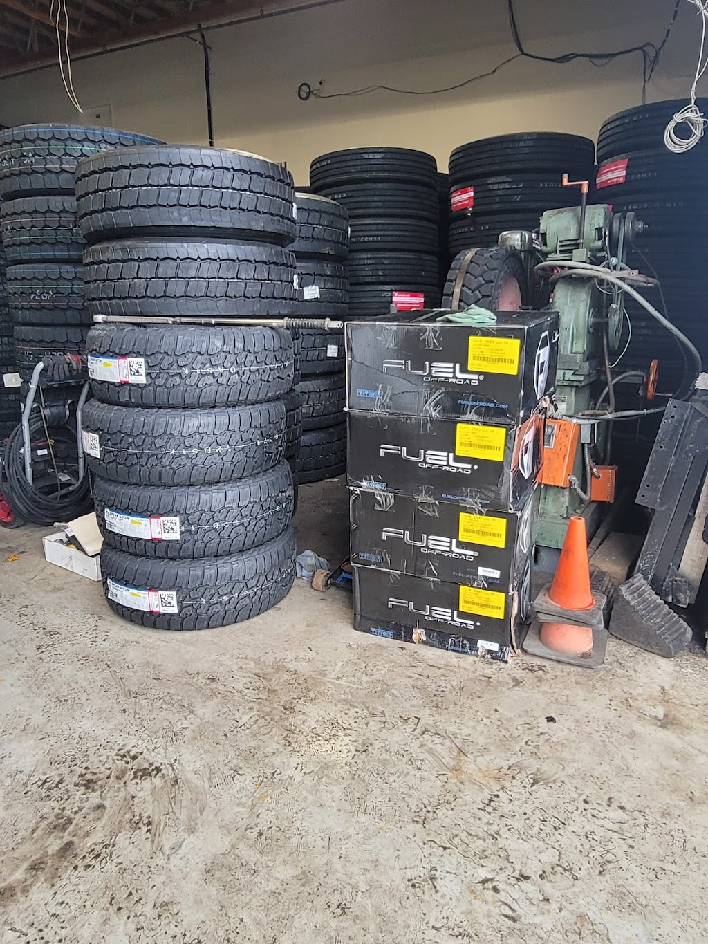 Fine Tread & Tires Canada Ltd | 5780 Production Way, Langley, BC V3A 4N4, Canada | Phone: (604) 539-0728