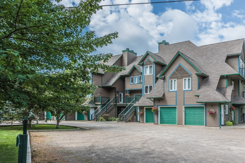LÉrabliere | 11 Chemin de la Forêt, Mont-Tremblant, QC J8E 3K8, Canada | Phone: (888) 221-1411