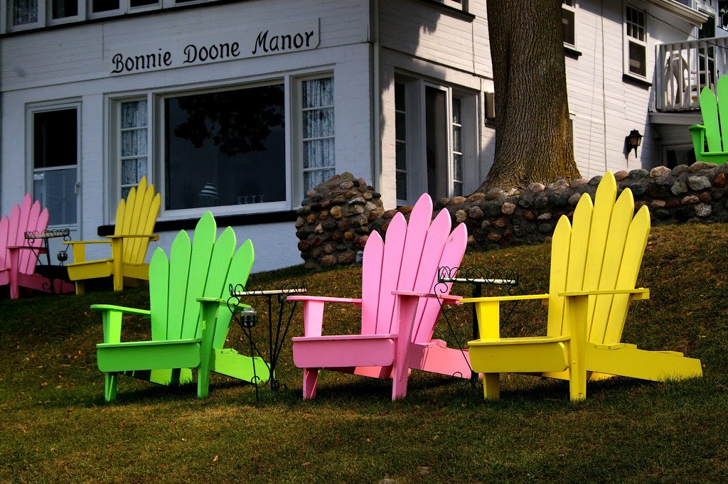 Bonnie Doone Manor-on-the-Beach | 16 Government Rd, Grand Bend, ON N0M 1T0, Canada | Phone: (519) 238-2236