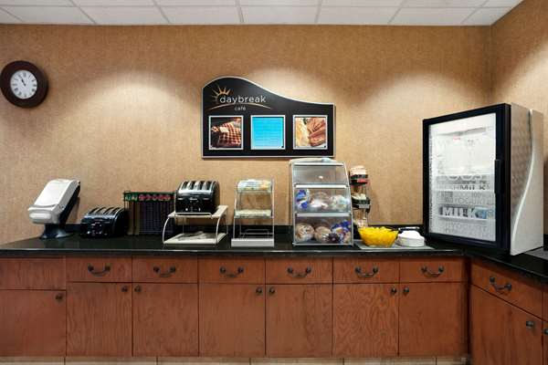 Days Inn & Suites by Wyndham Strathmore | 400 Ranch Market, Strathmore, AB T1P 0B2, Canada | Phone: (403) 934-1134