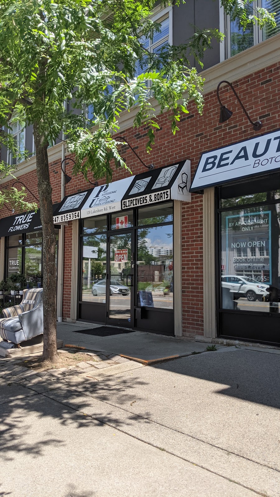 Paez Professional Upholstering | 120 Lakeshore Rd W, Oakville, ON L6K 1E3, Canada | Phone: (647) 885-0506