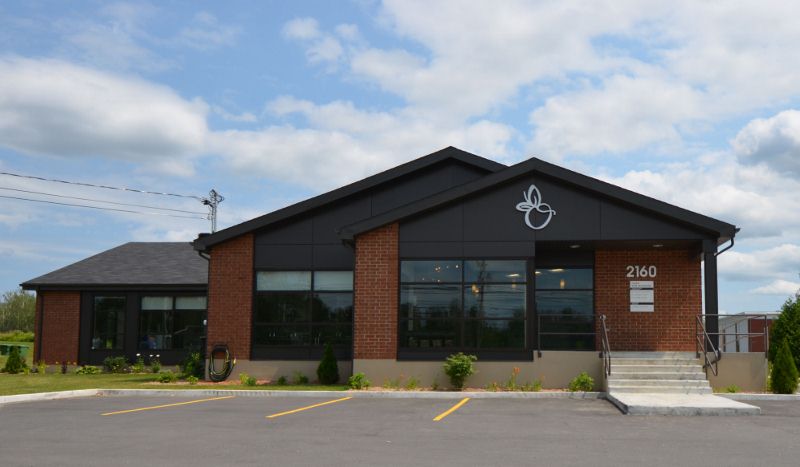 Centre Dentaire Frechett | 2160 Rue Sherbrooke, Magog, QC J1X 2T3, Canada | Phone: (819) 847-3338