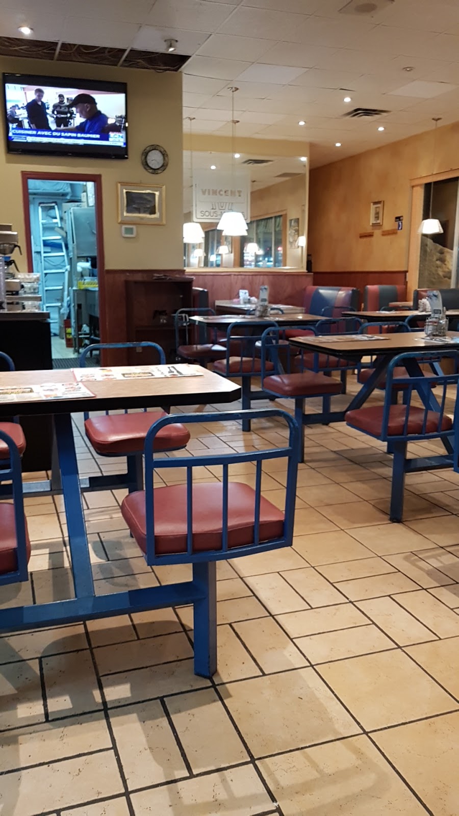 Vincent Sous-Marins | 6649 Rue de Marseille, Montréal, QC H1N 1M1, Canada | Phone: (514) 899-9999