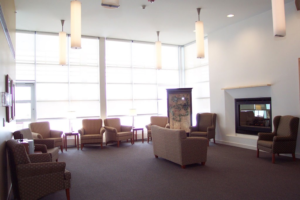 Extendicare Elginwood Long-Term Care Home | 182 Yorkland St, Richmond Hill, ON L4S 2M9, Canada | Phone: (905) 737-0858