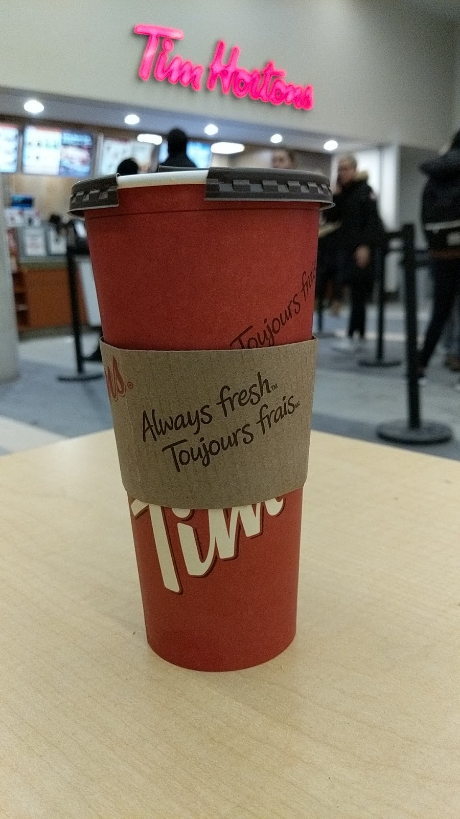Tim Hortons | 284 Earl St, Kingston, ON K7L 3N6, Canada | Phone: (613) 533-6000