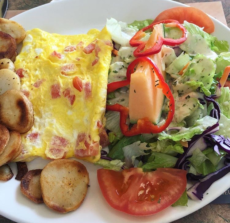 Tutti Frutti déjeuner et diner | 5560 Bd des Gradins, Québec, QC G2J 1R7, Canada | Phone: (418) 624-1199