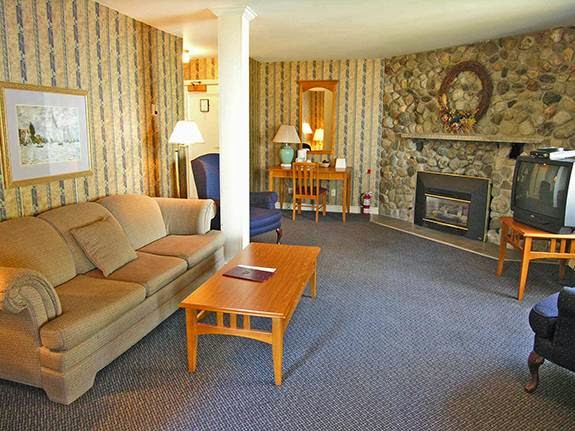 isaiah tubbs Resort and Conference Centre | 1642 County Rd 12, Prince Edward, ON K0K 2T0, Canada | Phone: (613) 393-2090