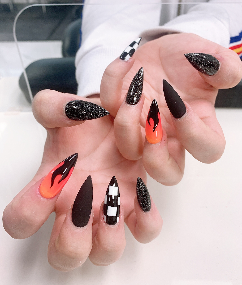 Galleria Nails and Spa Eyelashes | 438 McNeely Ave #2B, Carleton Place, ON K7C 0A6, Canada | Phone: (613) 253-0388