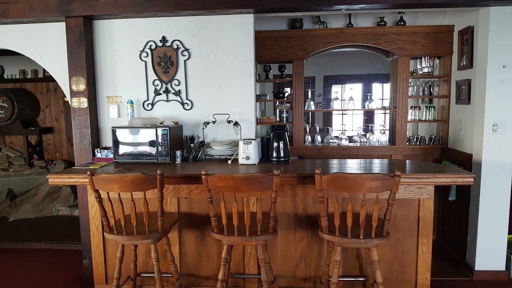 Castle Cove Inn | 10121 Chemainus Rd, Chemainus, BC V0R 1K0, Canada | Phone: (250) 246-2052