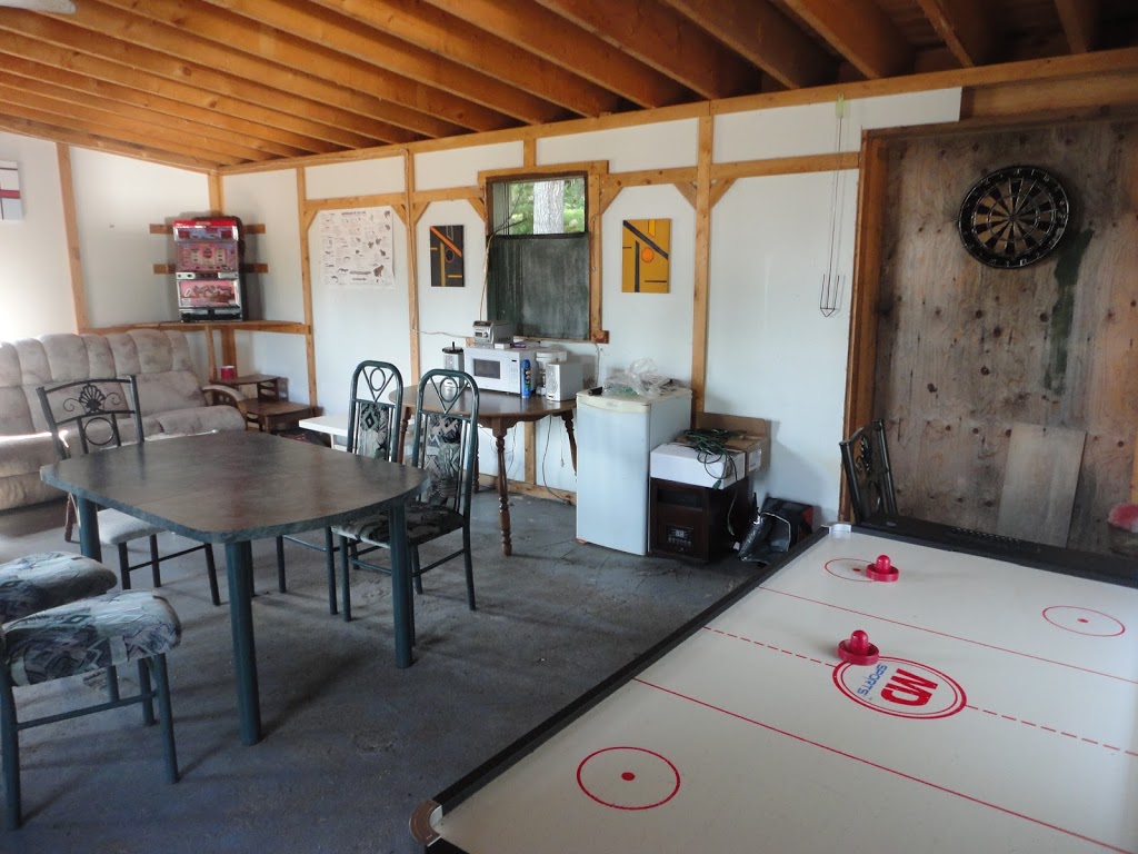 Mazinaw Lakeside Resort and Eatery | 17370 ON-41, Cloyne, ON K0H 1K0, Canada | Phone: (613) 900-9749